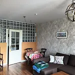 Chatescos - Estudio En Chateau