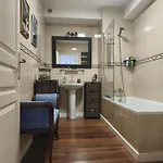 Chatescos - Estudio En Chateau Escos