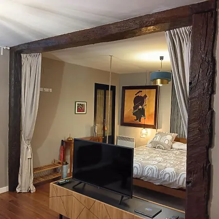 Chatescos - Estudio En Chateau Appartement Escos